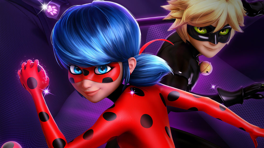 Ladybug et Chat Noir en tenue de super-héros prêts à l'action.